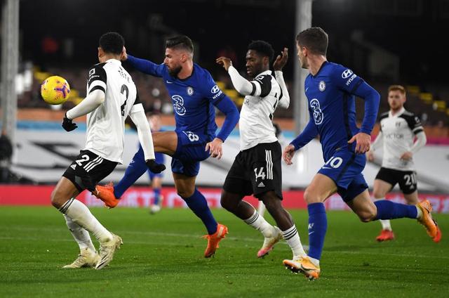 记者：为备战世界杯将继续留在墨超，J罗正与美洲狮队谈判