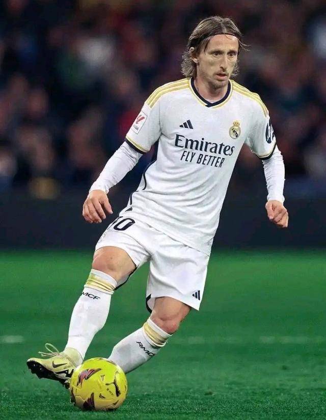 弗兰克：帕利尼亚能和本坦库尔互补，之前我就密切关注他了