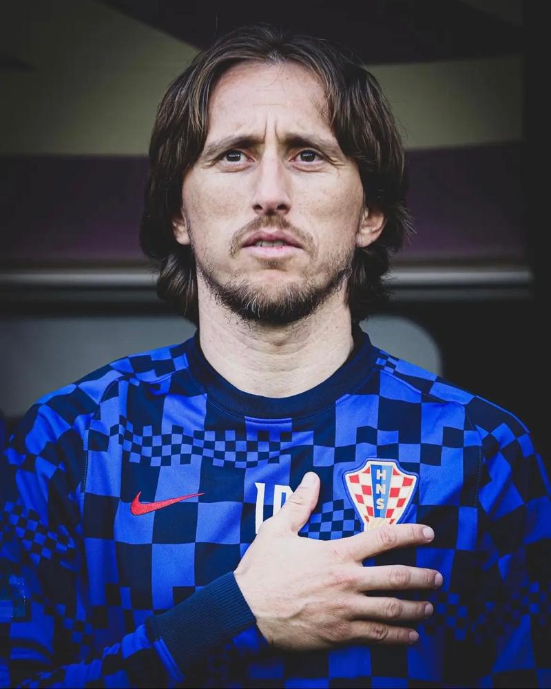 🚨 皇家贝蒂斯队官方首发阵容公布。 来源：Madrid Xtra